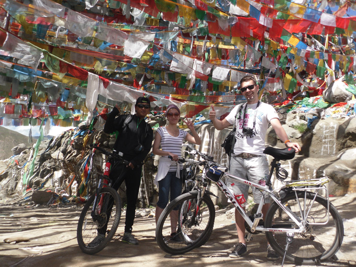 Tibet Biking discovery trip with local Tibet travel agency